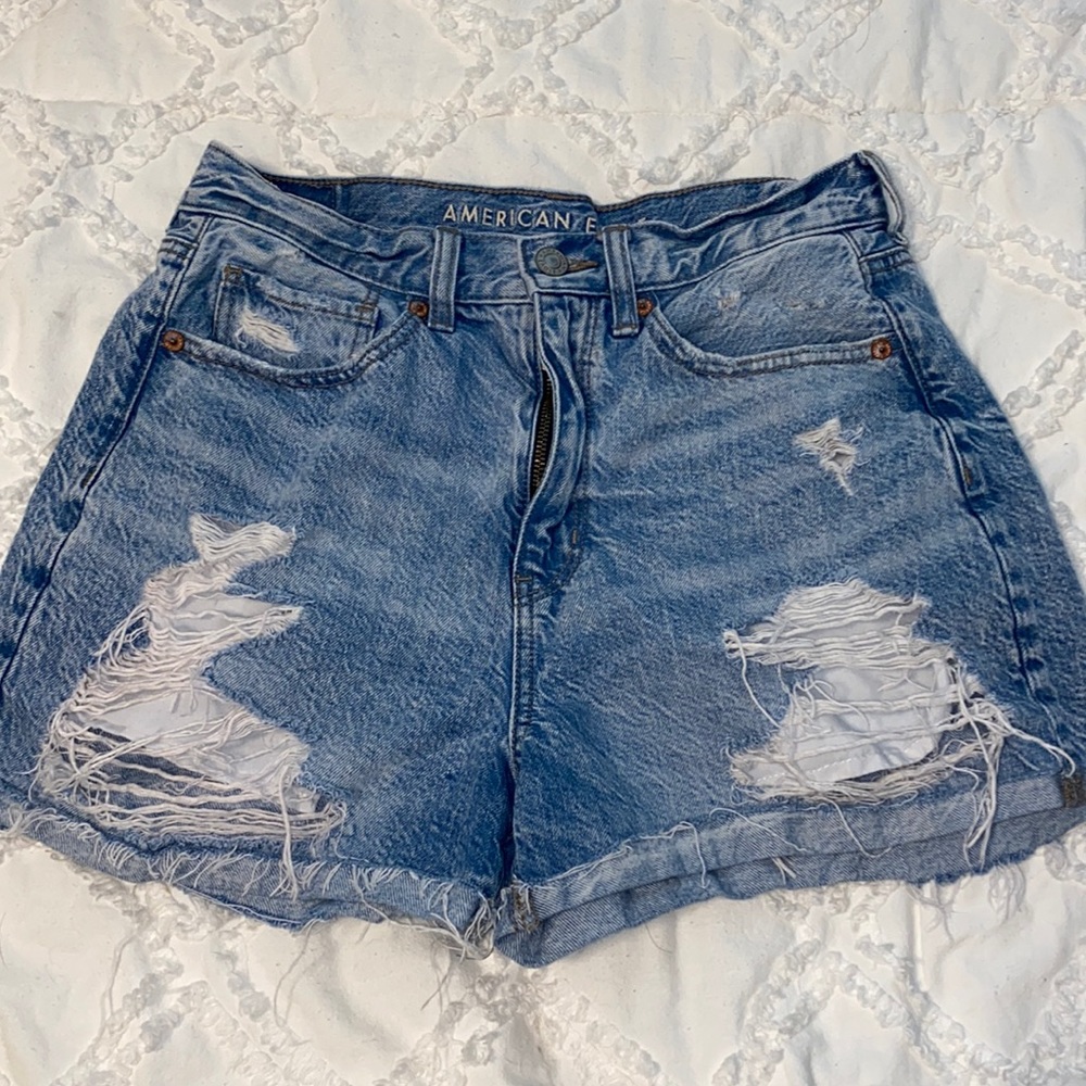American Eagle: Mom Short